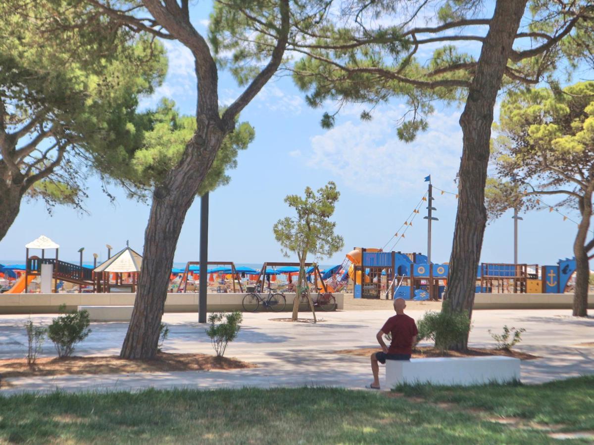 Letizia Apartment Lignano Sabbiadoro Bagian luar foto
