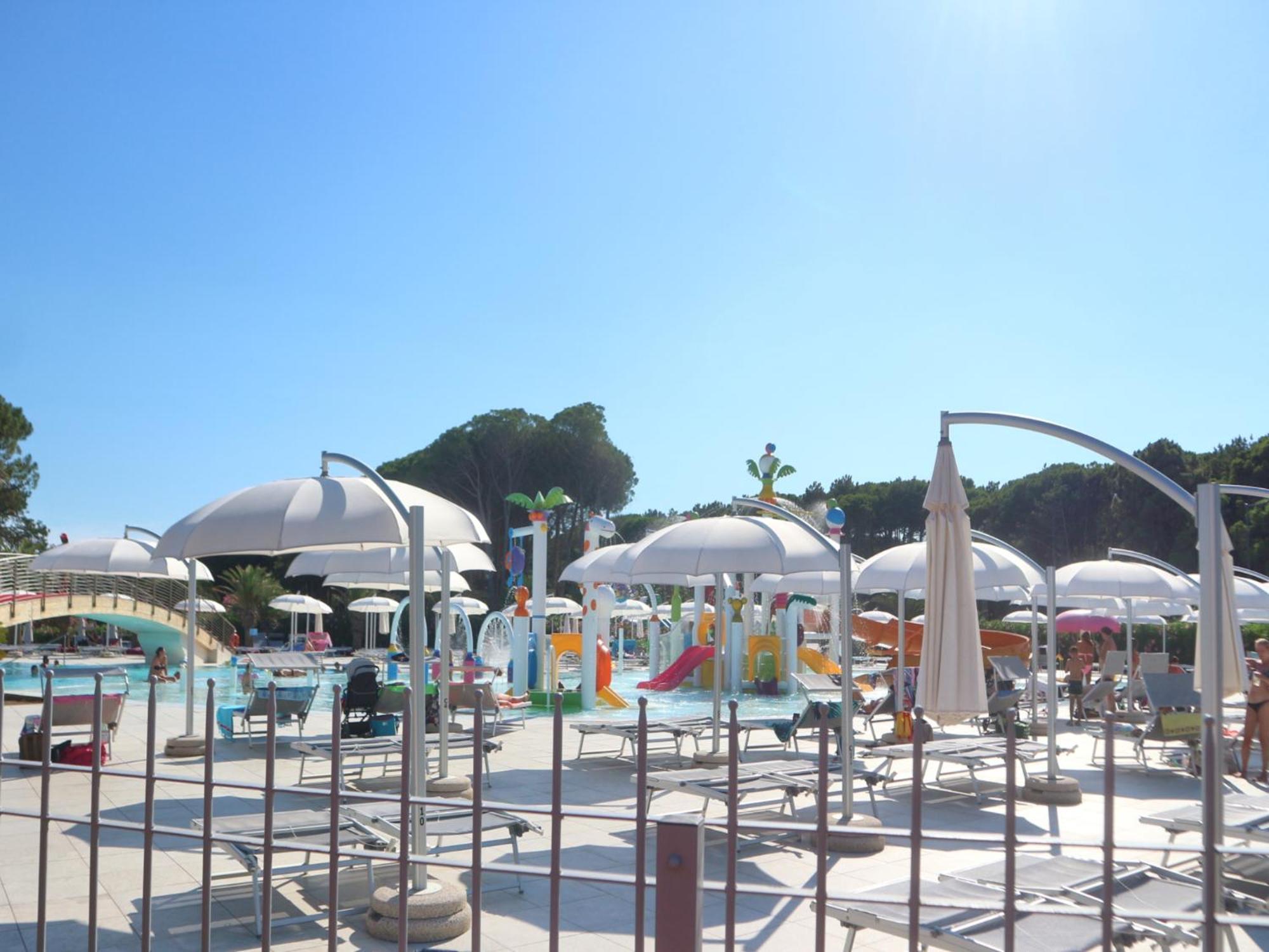 Letizia Apartment Lignano Sabbiadoro Bagian luar foto