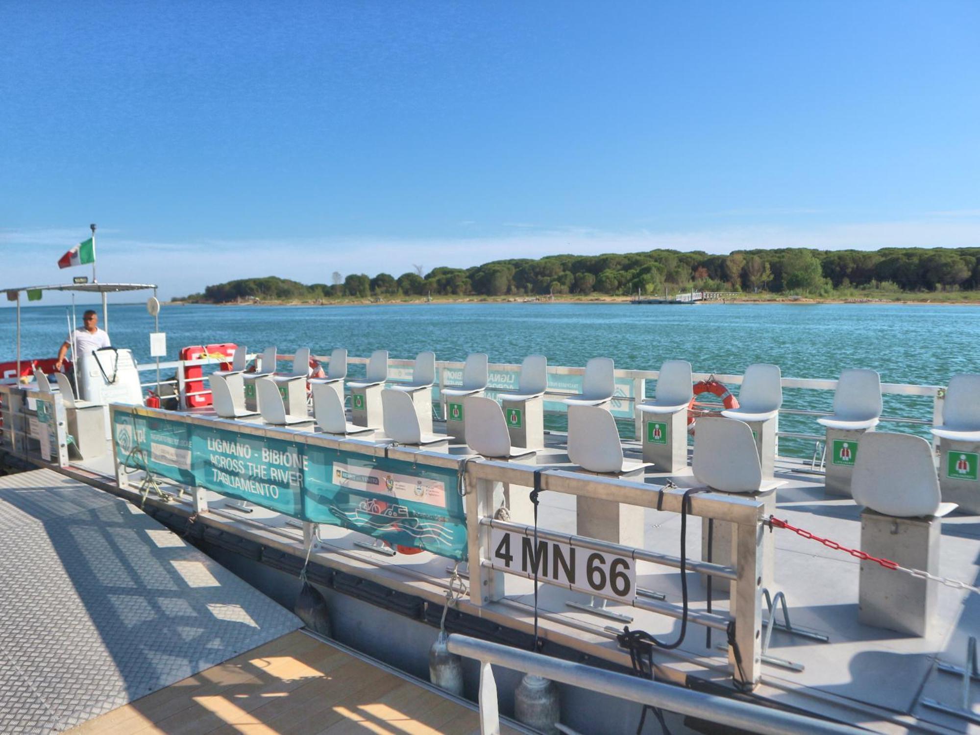 Letizia Apartment Lignano Sabbiadoro Bagian luar foto